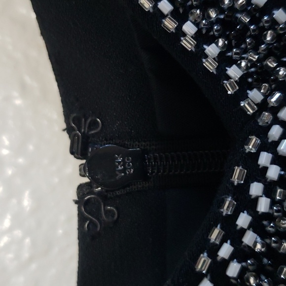 DAYMOR Couture Beaded Bodice Gown, Size 8 - Picture 7 of 17